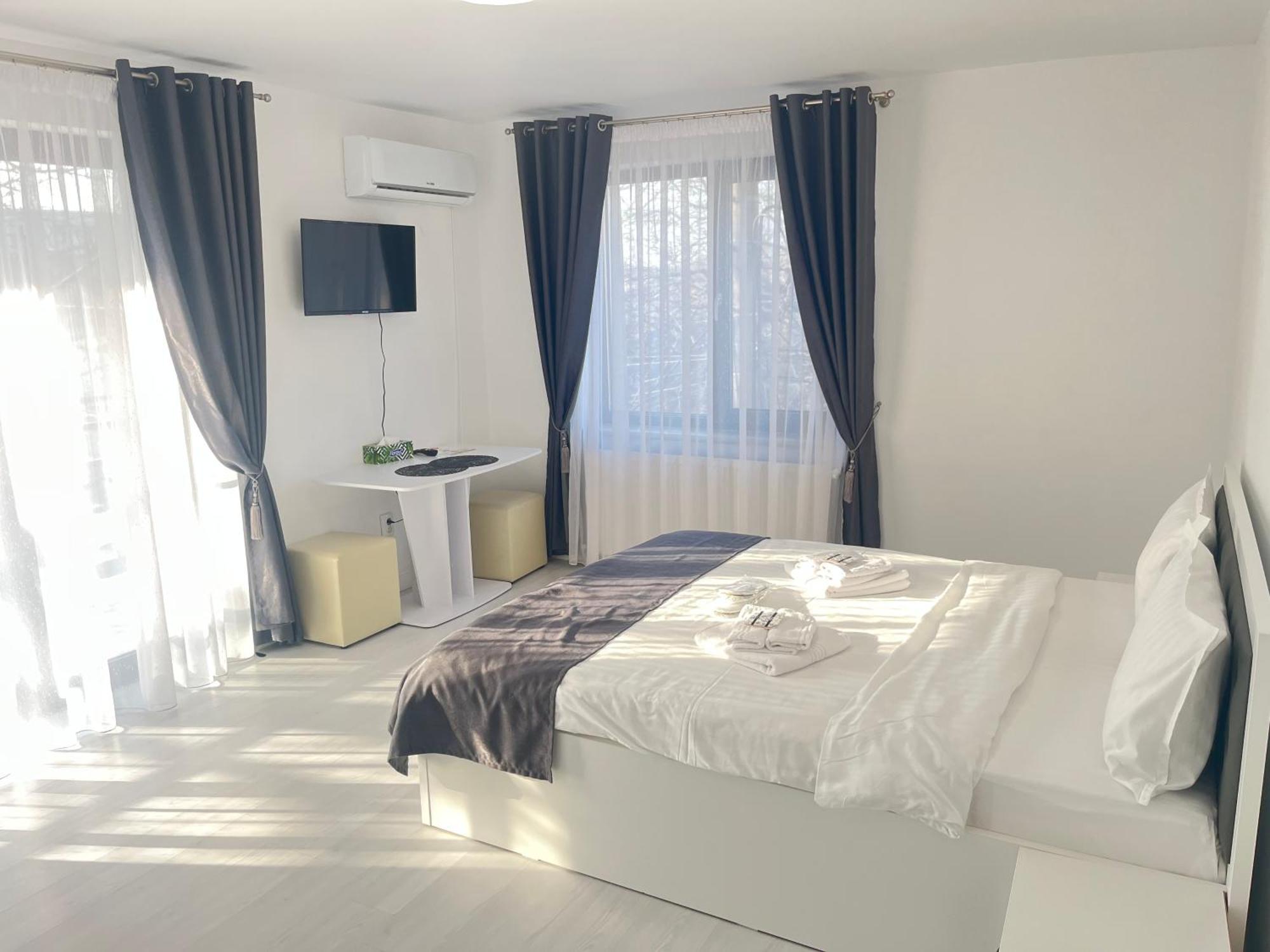 Hotel Palas Grand View Iasi Bagian luar foto
