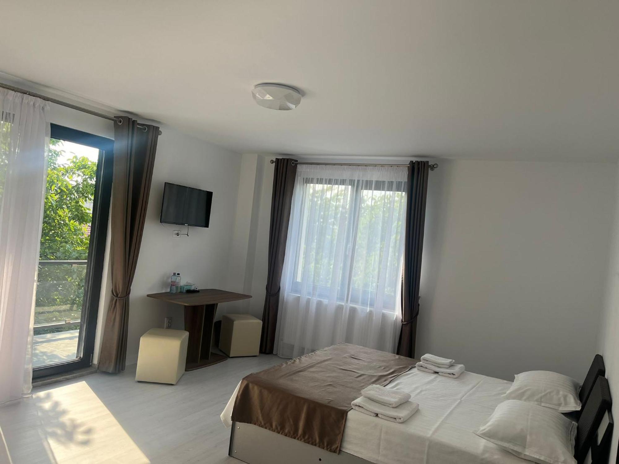 Hotel Palas Grand View Iasi Bagian luar foto