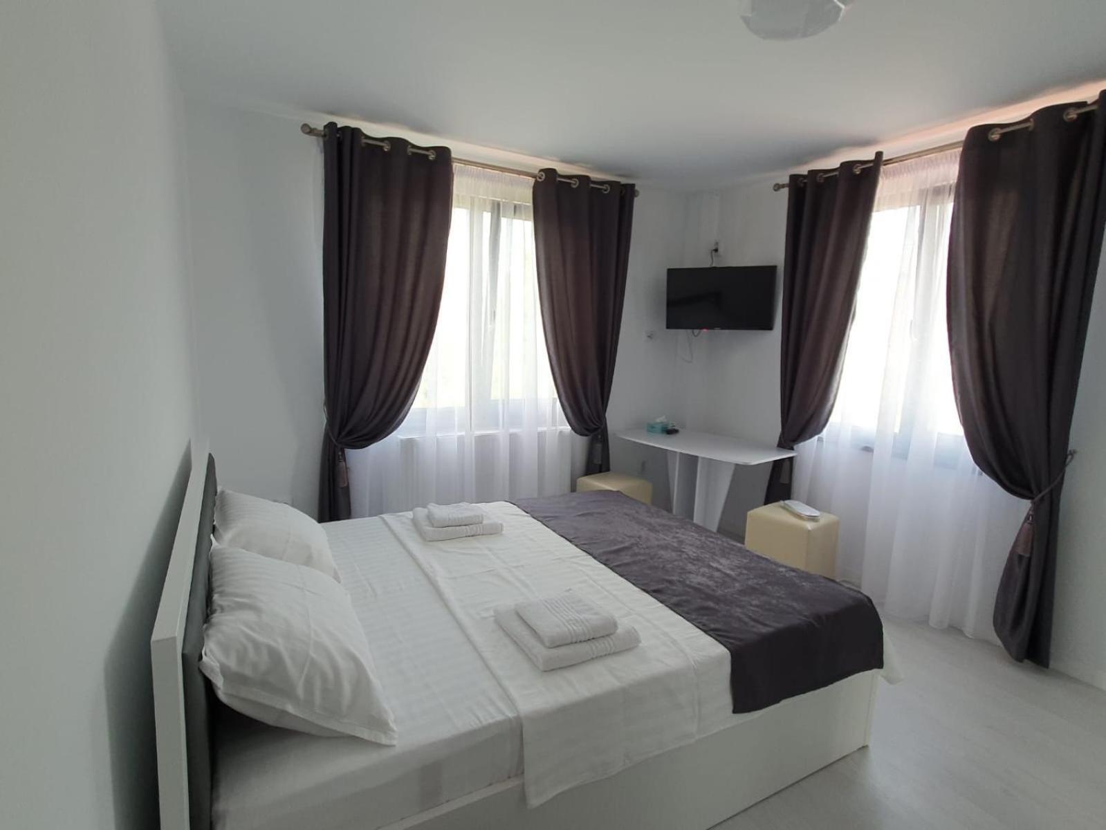 Hotel Palas Grand View Iasi Bagian luar foto