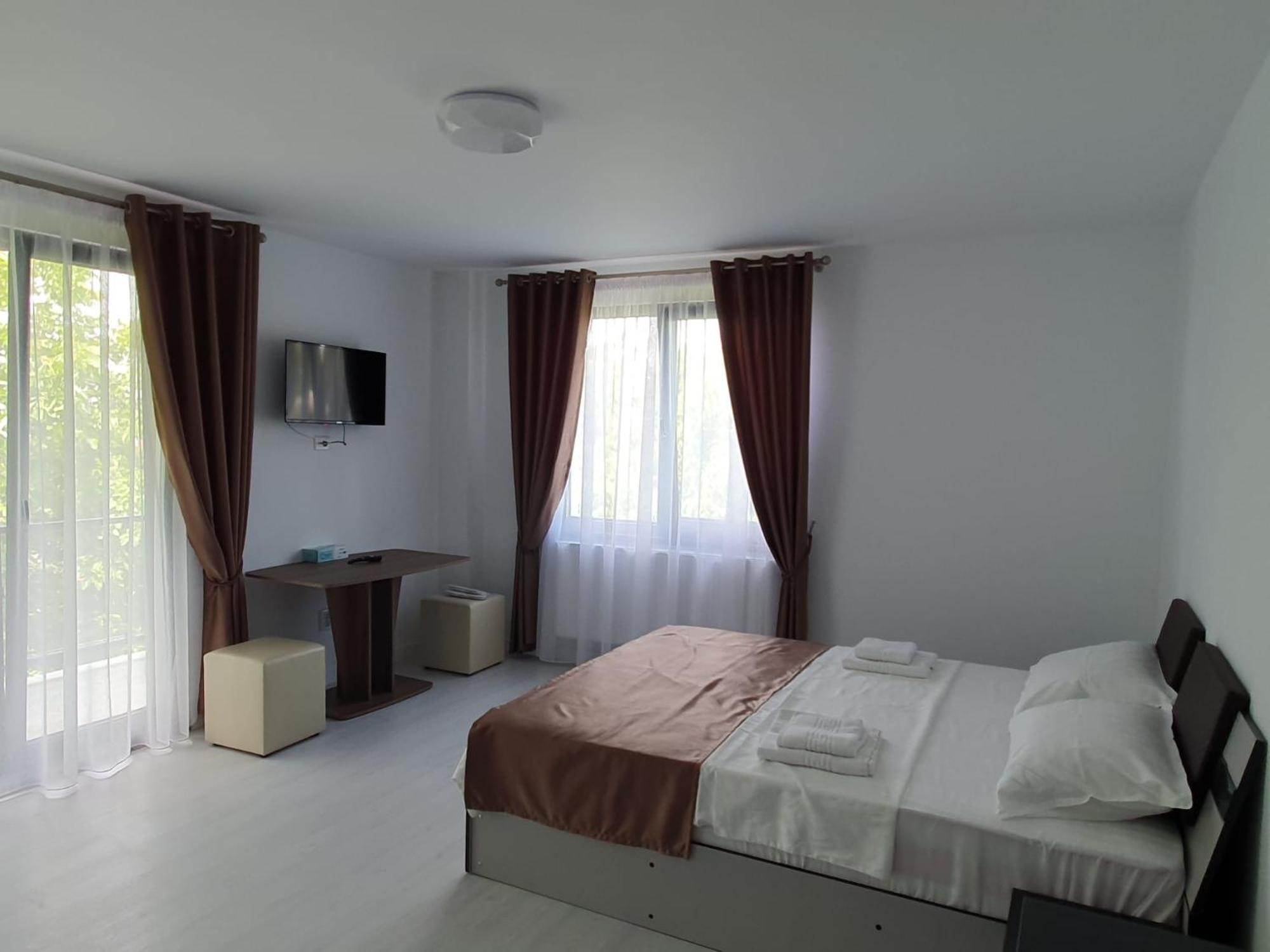 Hotel Palas Grand View Iasi Bagian luar foto