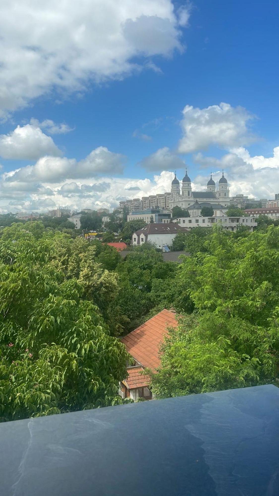 Hotel Palas Grand View Iasi Bagian luar foto